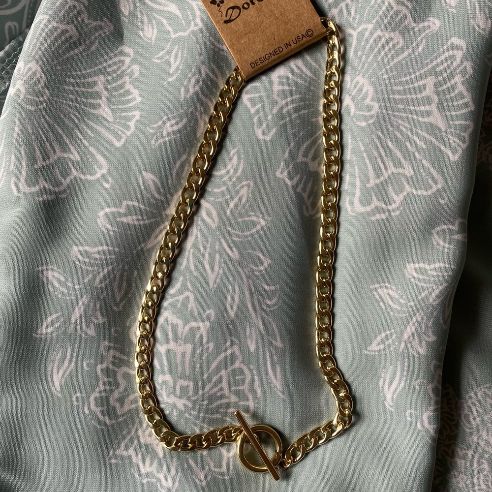 Chain link necklace